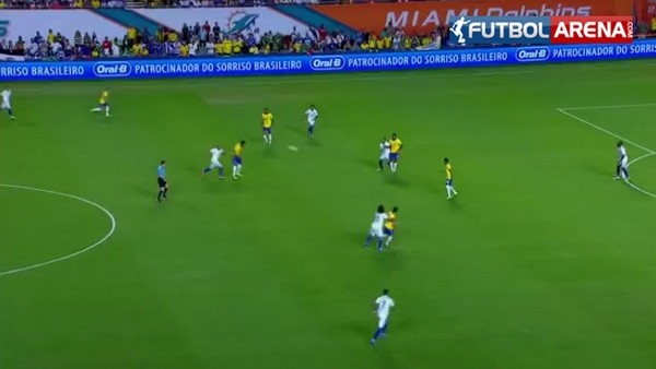 Neymar'dan çılgın pas!