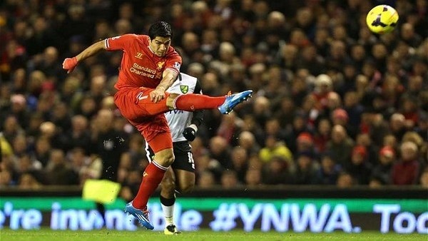 Suarez'den inanılmaz bir gol!