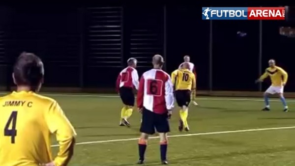 Scholes'tan minyatür kaleye müthiş aşırtma!