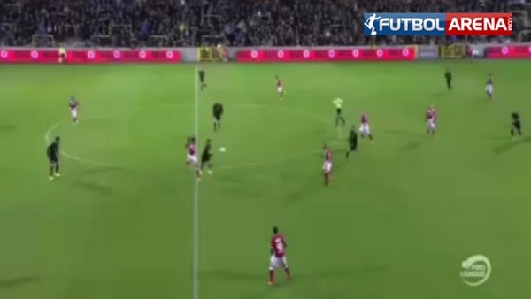 Rakibine çifte attı, kırmızıyı gördü