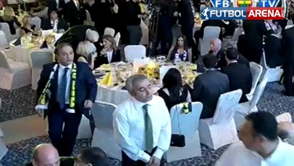 KOMEDİ! Selçuk Şahin: 'Herkes eşiyle geldi ben Bekir'le...'