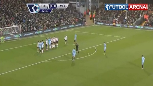 Yaya Toure'den müthiş frikik!