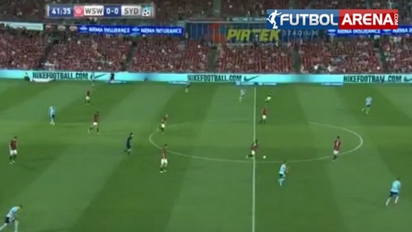 Tek kelime ile: İnanılmaz! Top gol olmamak için