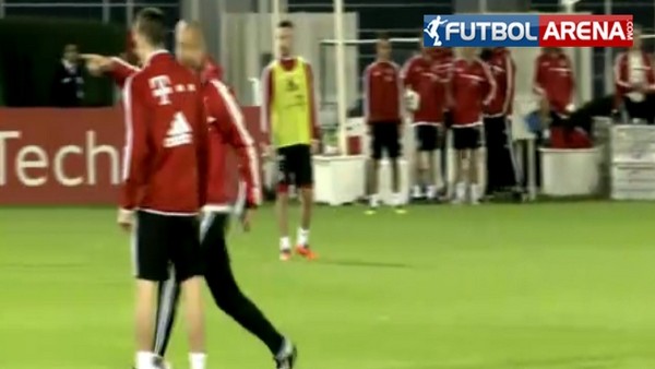 Guardiola antrenmanda sinirlenince...