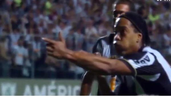 Ronaldinho'dan Harika Hareketler