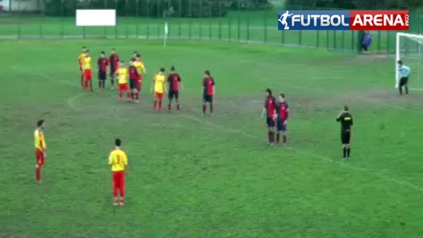 Dünyanın en çılgın gol sevinci ve kırmızı kart!