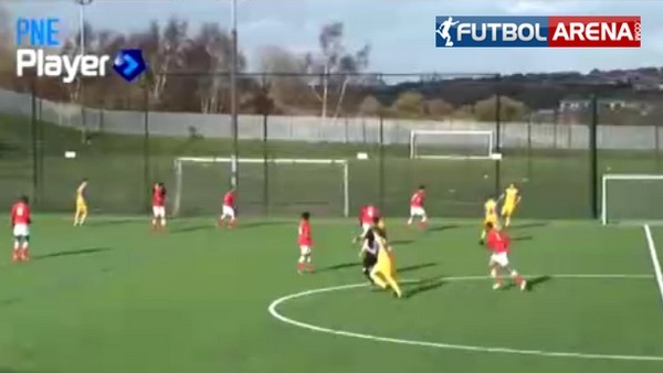 Championship'in dibinden Premier Lig golü çıktı!