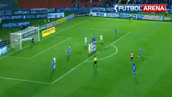 Böyle frikik golü görülmedi!