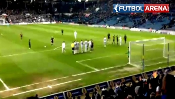 Championship'te dehşet bir frikik!