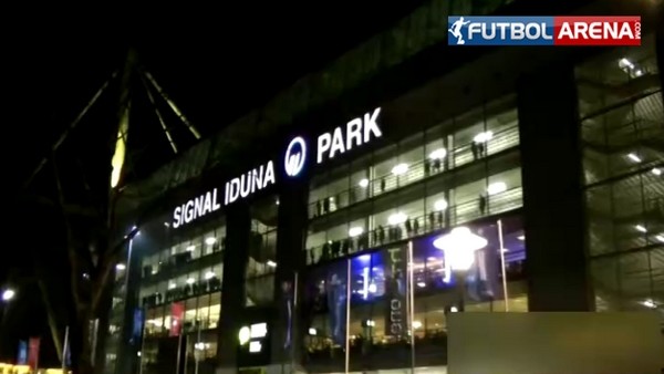 Dortmund'un çılgın taraftarı Zenit maçında da boş durmadı!