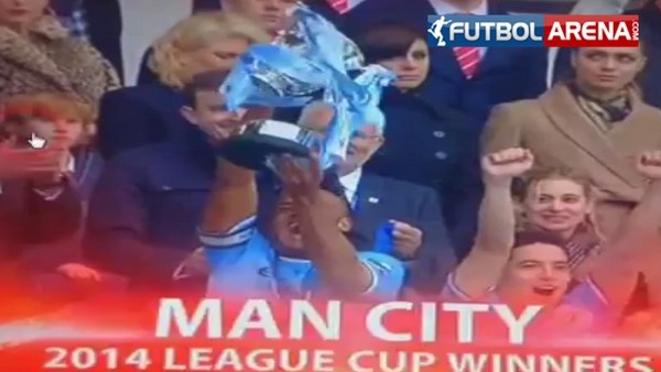 Kompany kupayı kırdı!
