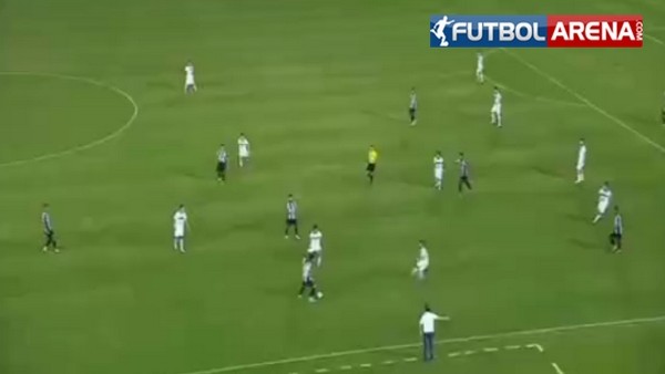 Ronaldinho'dan müthiş asist!