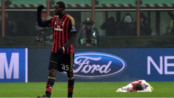 Balotelli'den muhteşem frikik golü