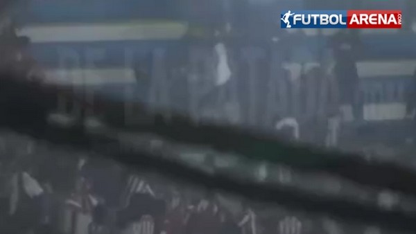 Meksika'da büyük olay! | Derbide polis dövdüler...