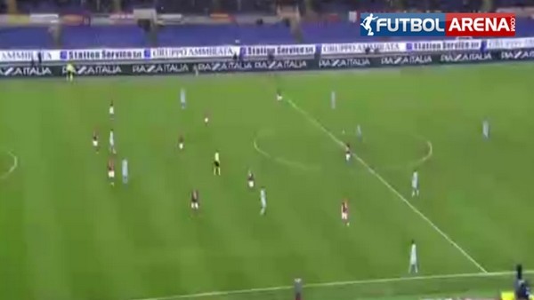 Torinolu yıldızdan müthiş vole!