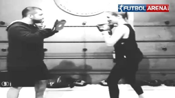 Burcu Esmersoy'u hiç böyle görmediniz