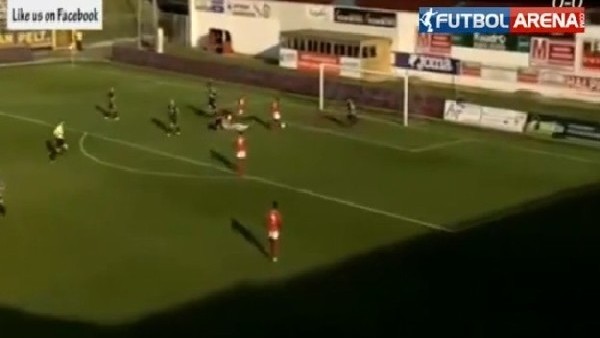 Koskoca kalede topu rakibin kafasına nişanladı!