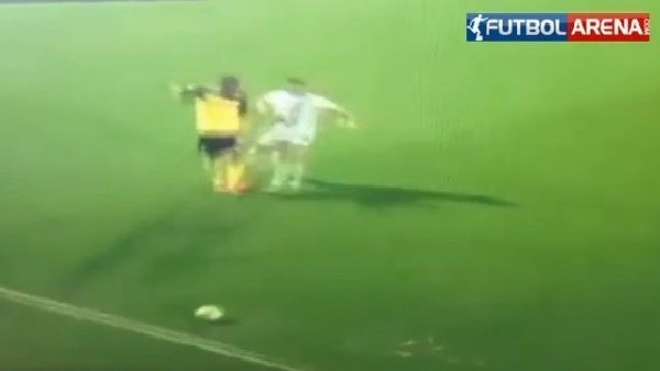 Dünyanın En Acımasız Ve Gereksiz Faulu!