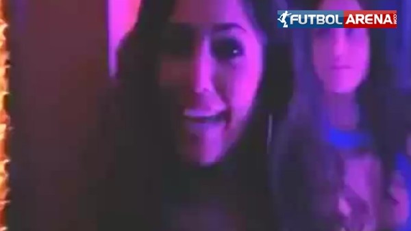 Yolanthe yengeden OLAY dans!