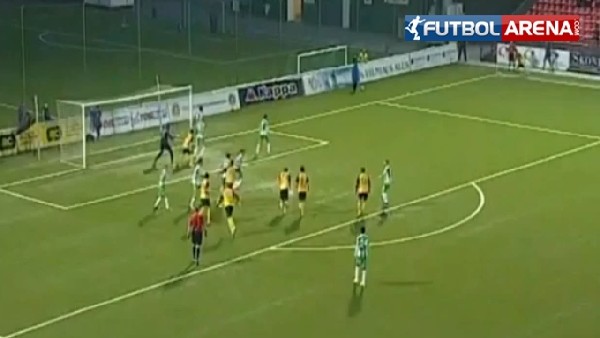 Golü attı kendini alkışladı!