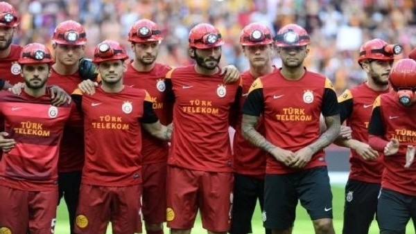 G.Saraylı oyuncular Soma'yı andı