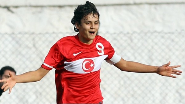  Enes Ünal'dan Hollanda ağlarına müthiş vole!