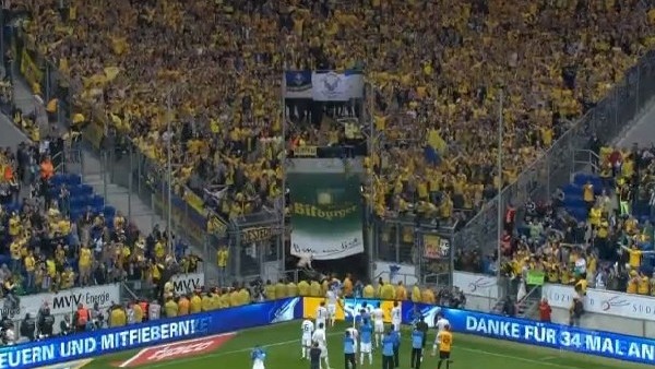 Küme düşen takımı şampiyon gibi karşıladılar