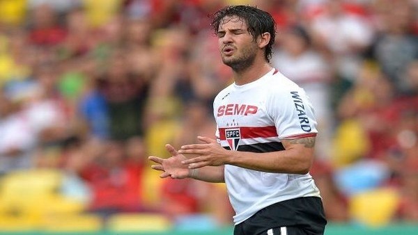 F.Bahçe'nin istediği Pato'dan şık kafa golü