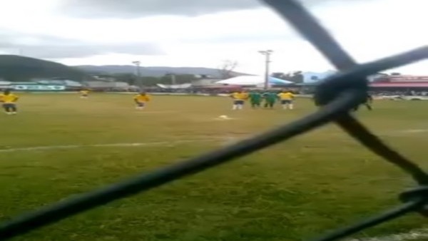 Amatör maçta olay! Taramalı silahla ateş ettiler...