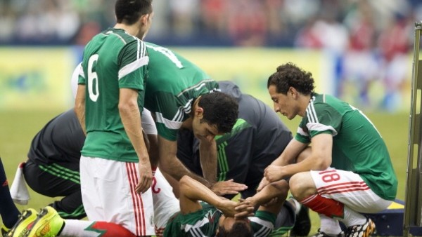 Meksika'lı oyuncu fena sakatlandı! Ayağı kırıldı...