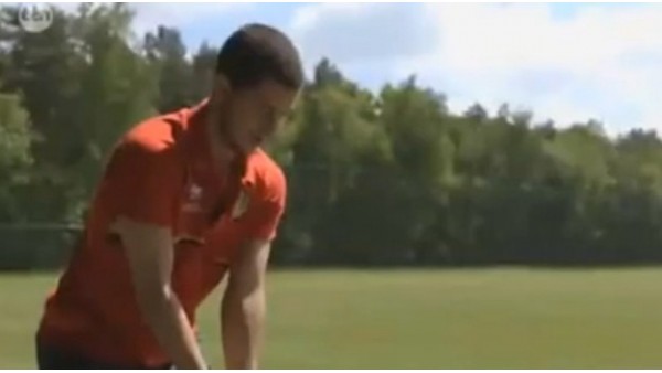 Eden Hazard golf oynarsa...