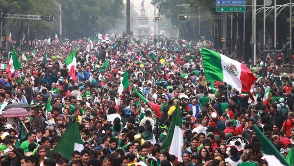 Meksika'lı taraftarlar doyasıya eğlendi