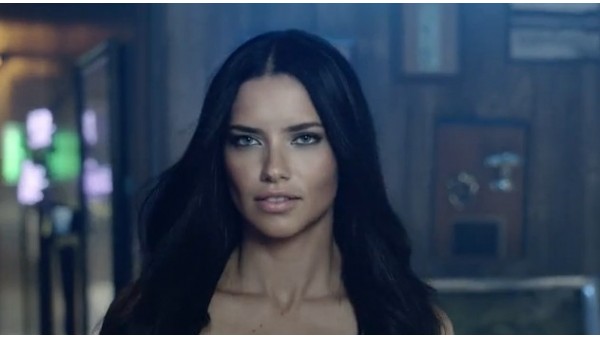 Adriana Lima'nın futbol tutkusu