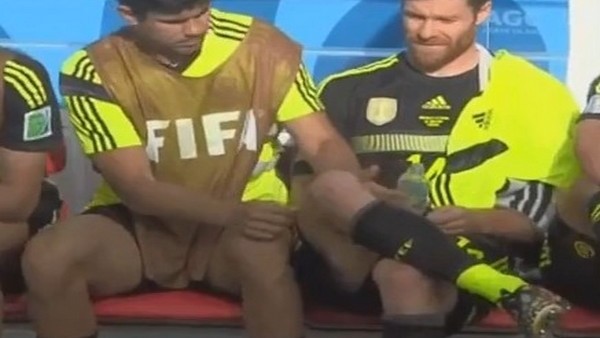 Diego Costa, Xabi Alonso'ya ağda yaptı