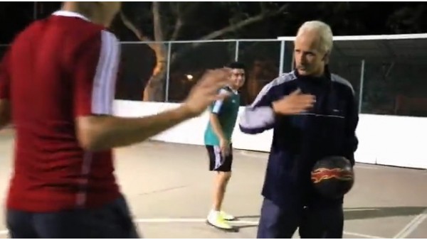 İhtiyar amca affetmedi