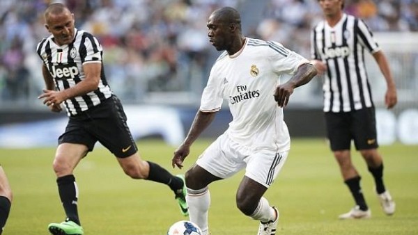 Ne yaptın sen Seedorf! İnanılmaz gol...