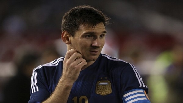 Ne yaptın sen Messi? Bu nasıl kaçar...