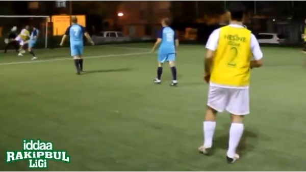 Halı Sahada Ibrahimovic Golü Attı Ama Sevinmedi