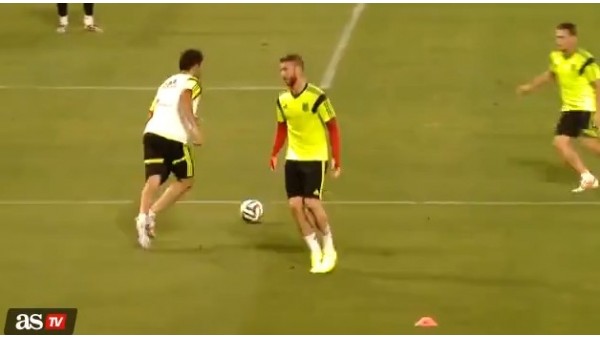 Diego Costa'dan Ramos'u rezil eden çalım!