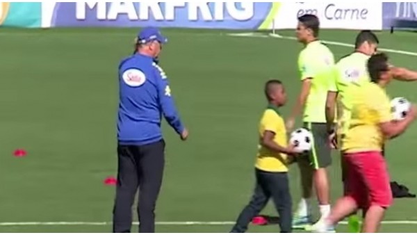 Scolari'yi şaşkına çeviren çocuk