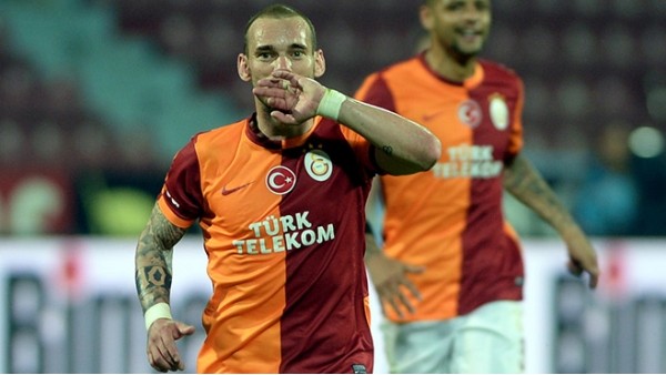Sneijder'ın G.Saray'da attığı tüm goller