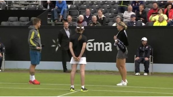 Böylesi ne görüldü ne duyuldu! Tenis kortunda evlilik teklifi...