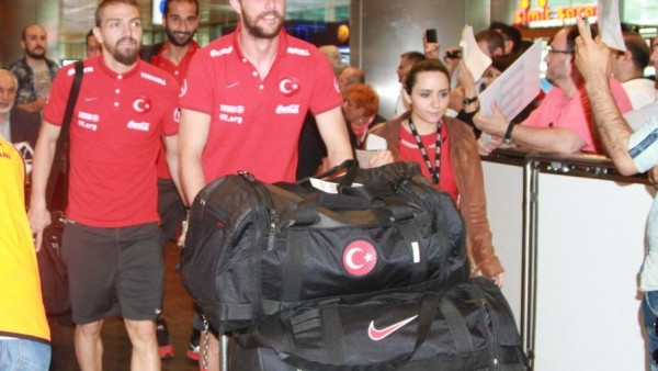 A Milli Futbol Takımı yurda döndü