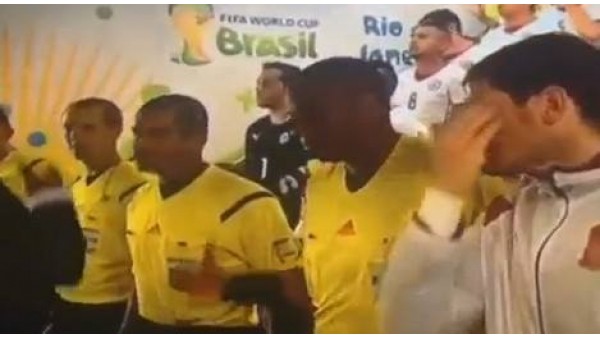 Dünya Kupası'nda bir el sıkışma vakası daha