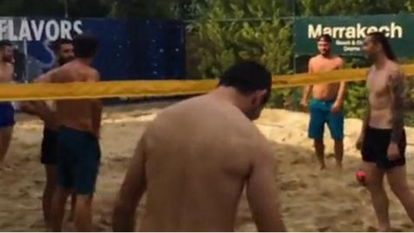 Arda, Adrian ve Necati plaj voleybolunda karşılaştı!