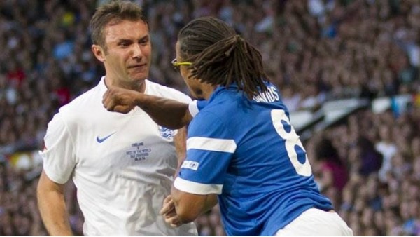 Edgar Davids yine yaptı yapacağını!