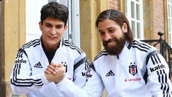 Olcay ve Necip basının karşısında