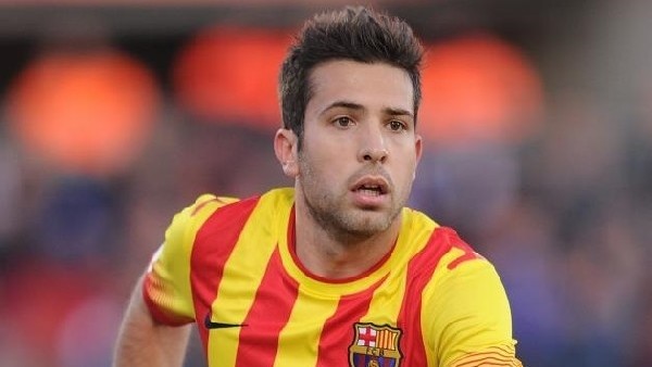 Jordi Alba futbol topuyla masa tenisi oynadı