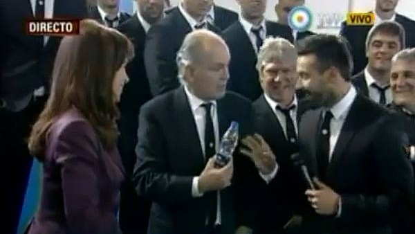 Lavezzi'yle Sabella arasında bir su vakası daha!