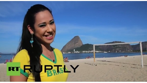 Güzel model yine yeteneklerini konuşturdu!